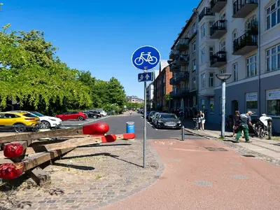 Enghave Plads metro — offices nearby