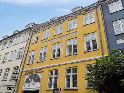 Nørreport metro — offices nearby