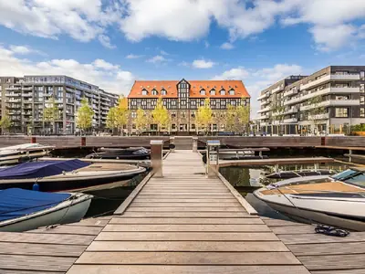 Sluseholmen metro — offices nearby